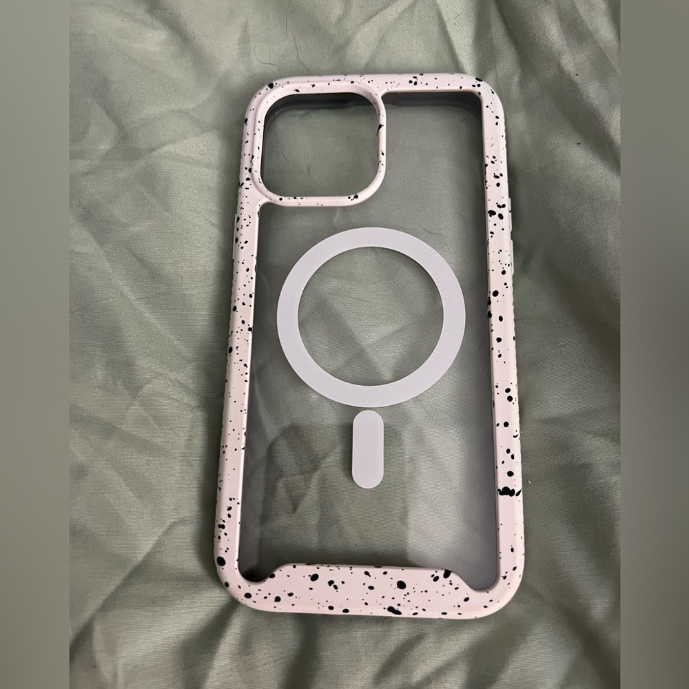 iPhone 12/13 pro max mag safe phone case